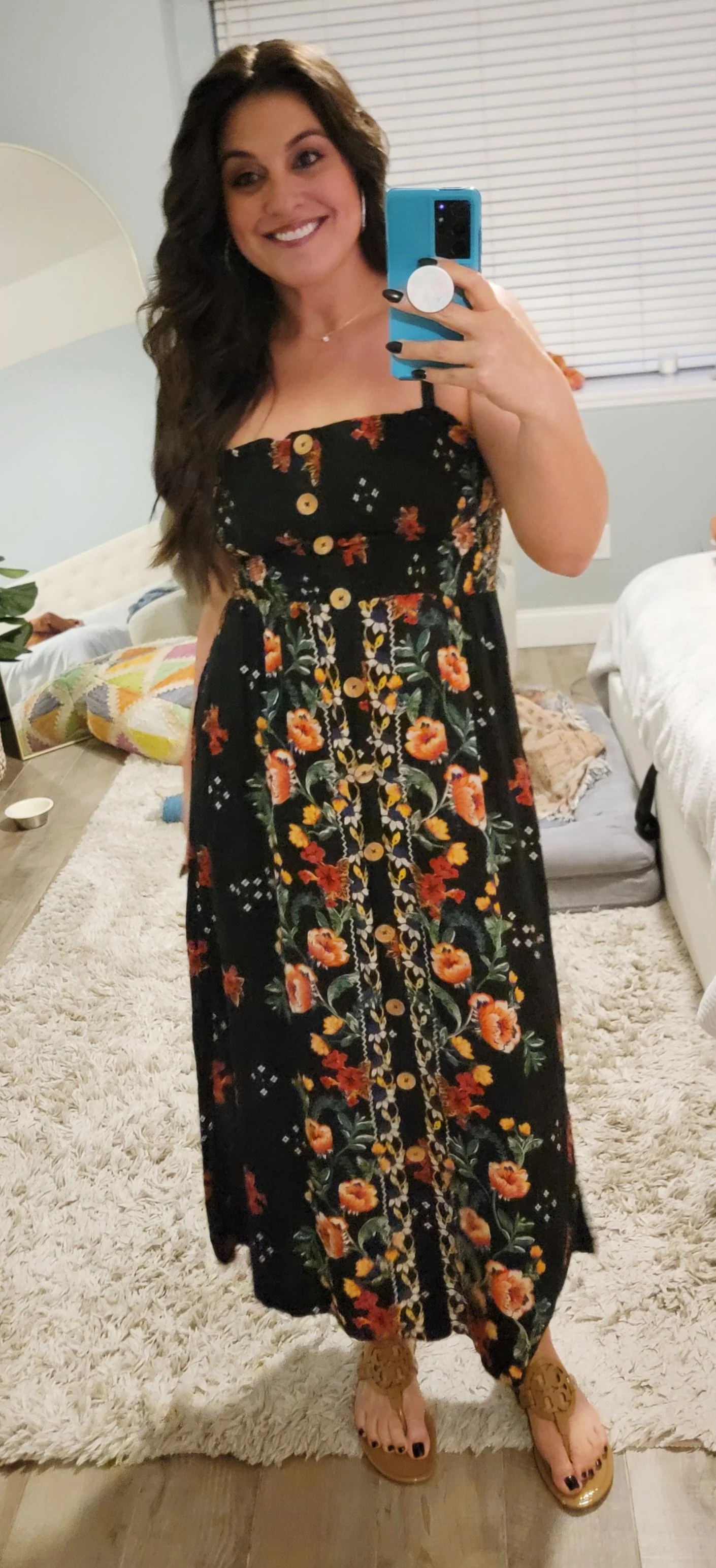 Going out to dinner with friends. Would you notice me? picture 1 of 1