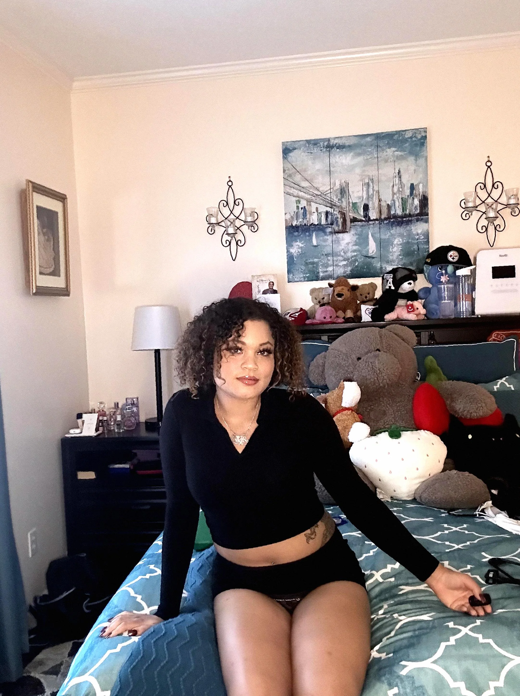 trying to make you smile with my beauty picture 1 of 1