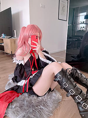 Come with me to my room'