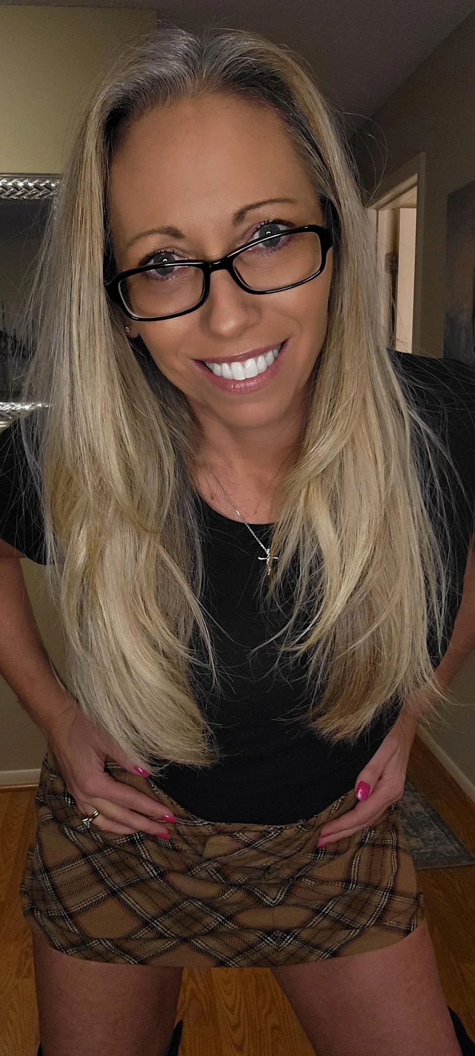 Do I look like a 52yo mom? picture 1 of 1