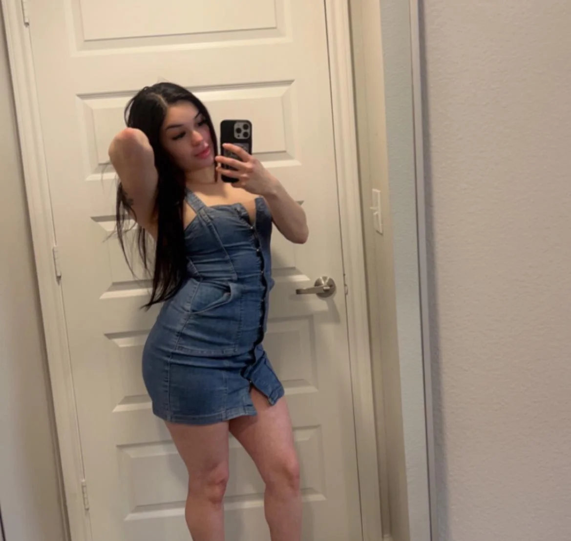Does this Jean dress look classy? picture 1 of 1