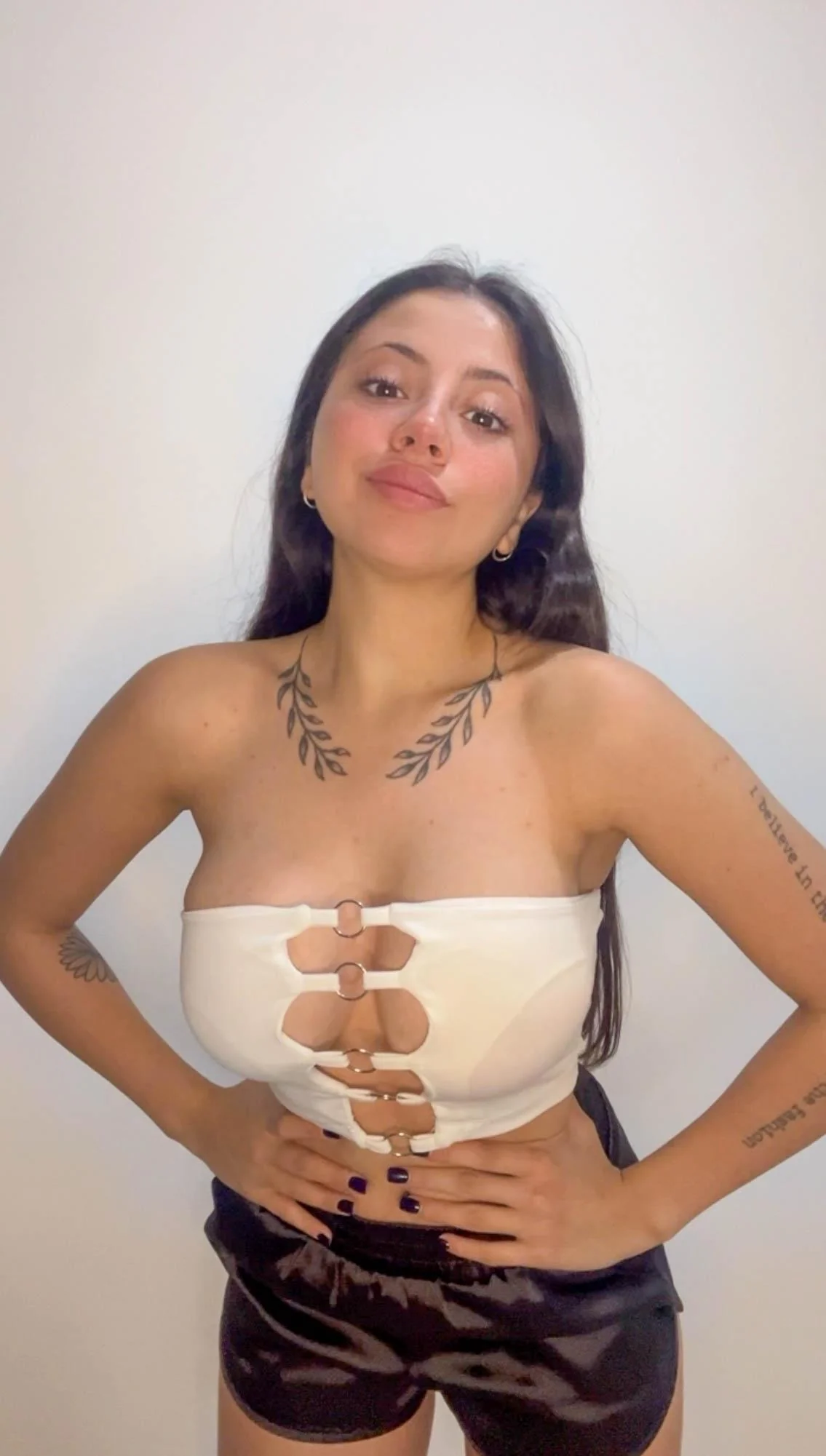 Am I really hot? F19 picture 1 of 1