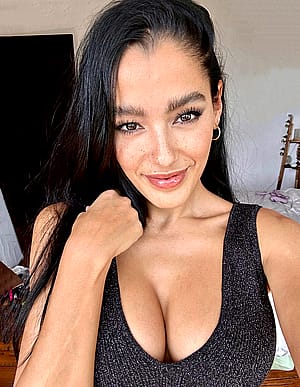 be honest... do i look really hot?'