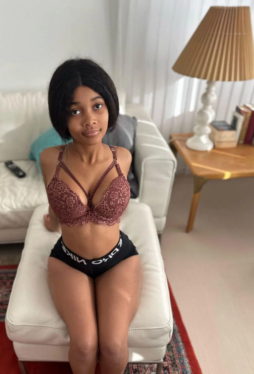 sexy and single F19 picture 1 of 1