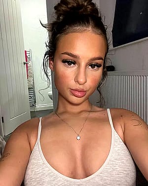starting my day right with a selfie'