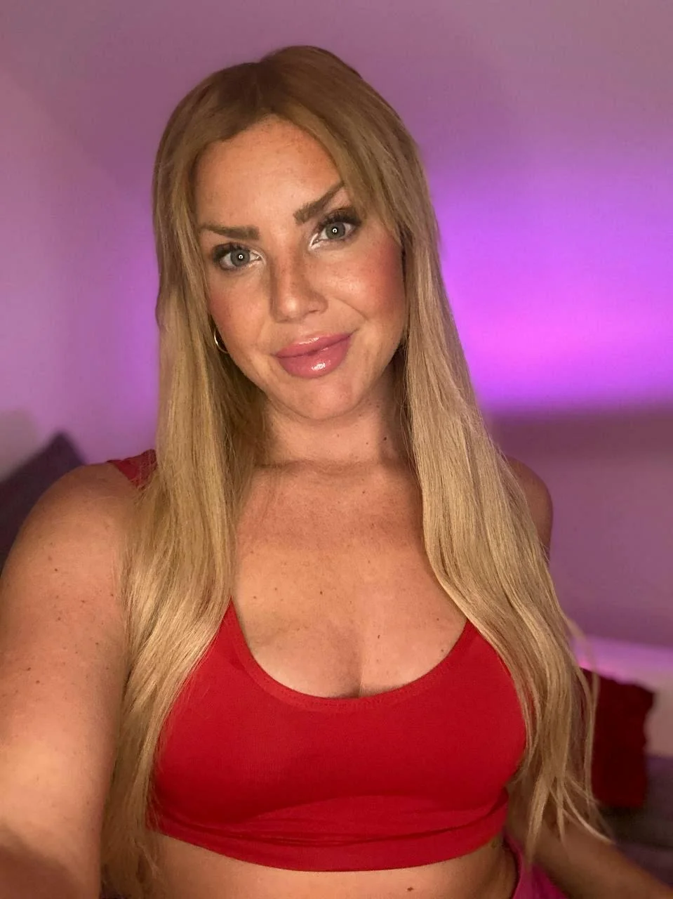 Just me, trying to look sexy picture 1 of 1