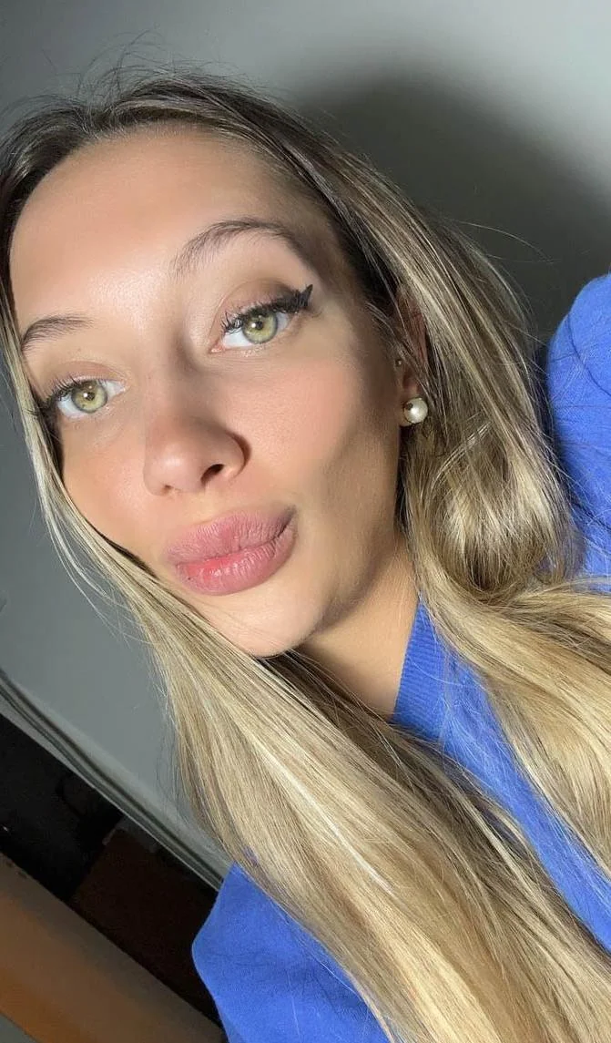everyone is obsessed with my eyes picture 1 of 1