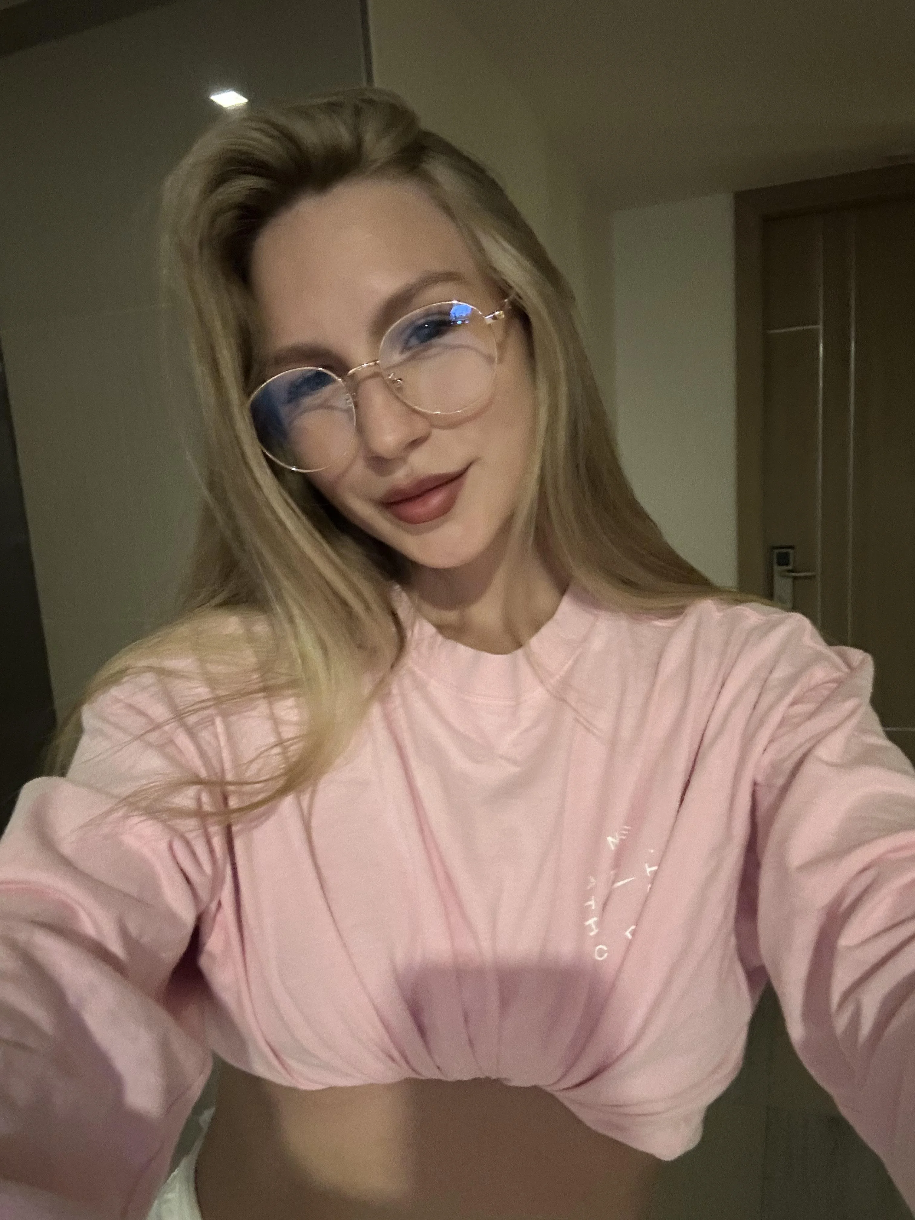 These glasses definitely look good on me picture 1 of 1