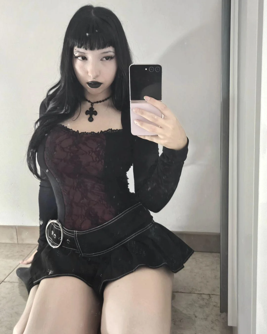 F21 do you think I'm hot guys? picture 1 of 1