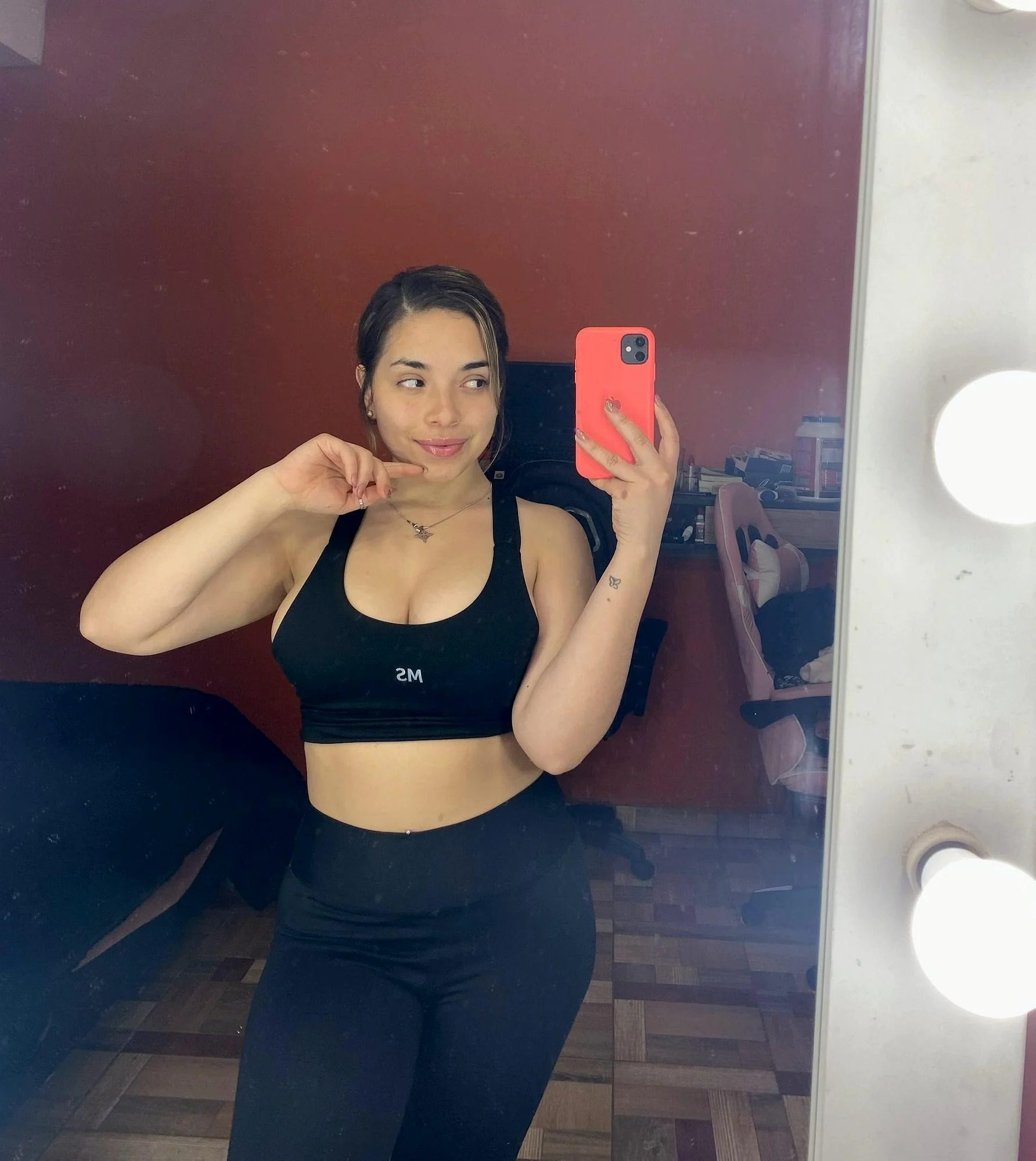 Would i distract you in class? picture 1 of 1