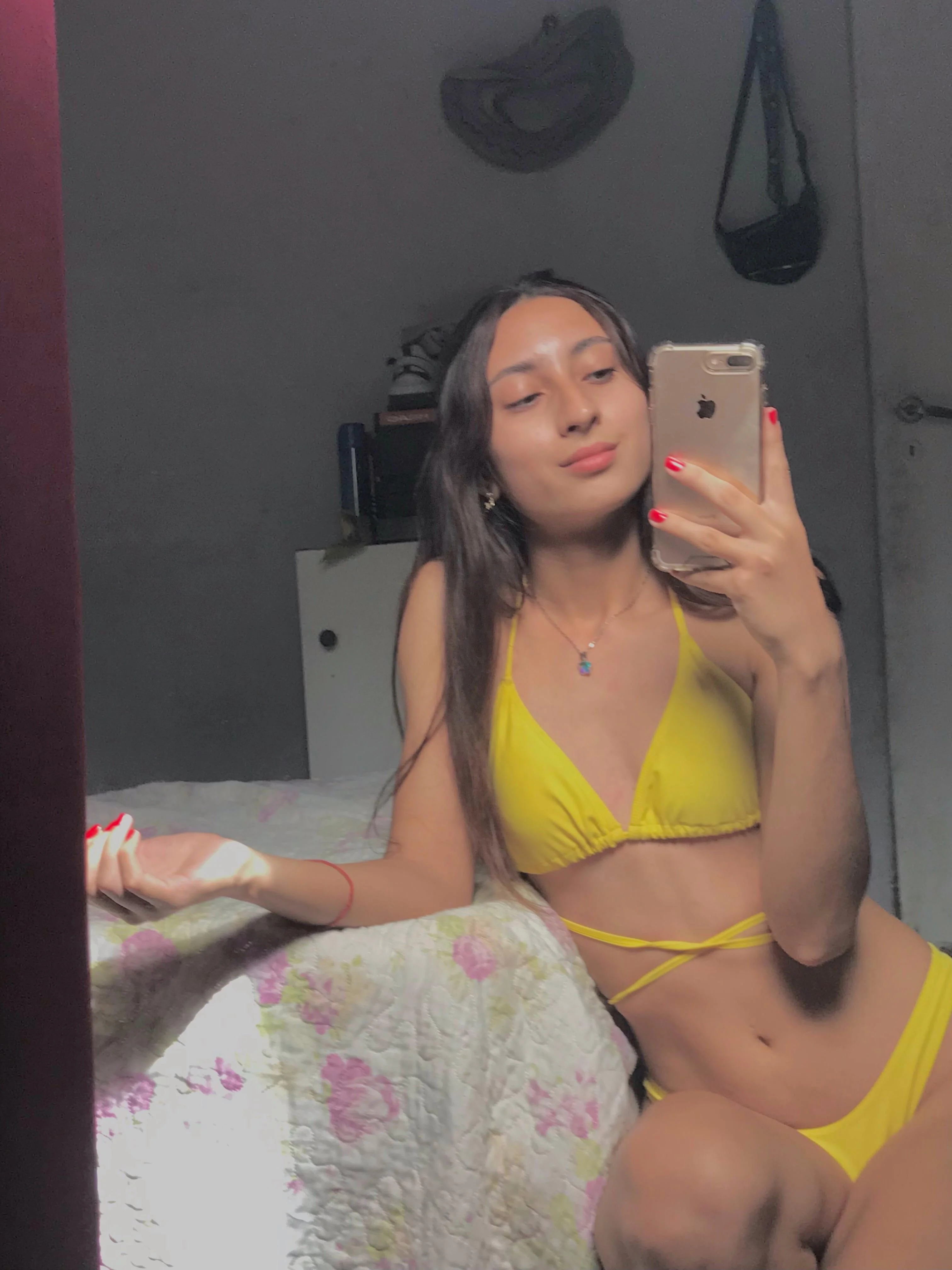 F21 I like yellow picture 1 of 1
