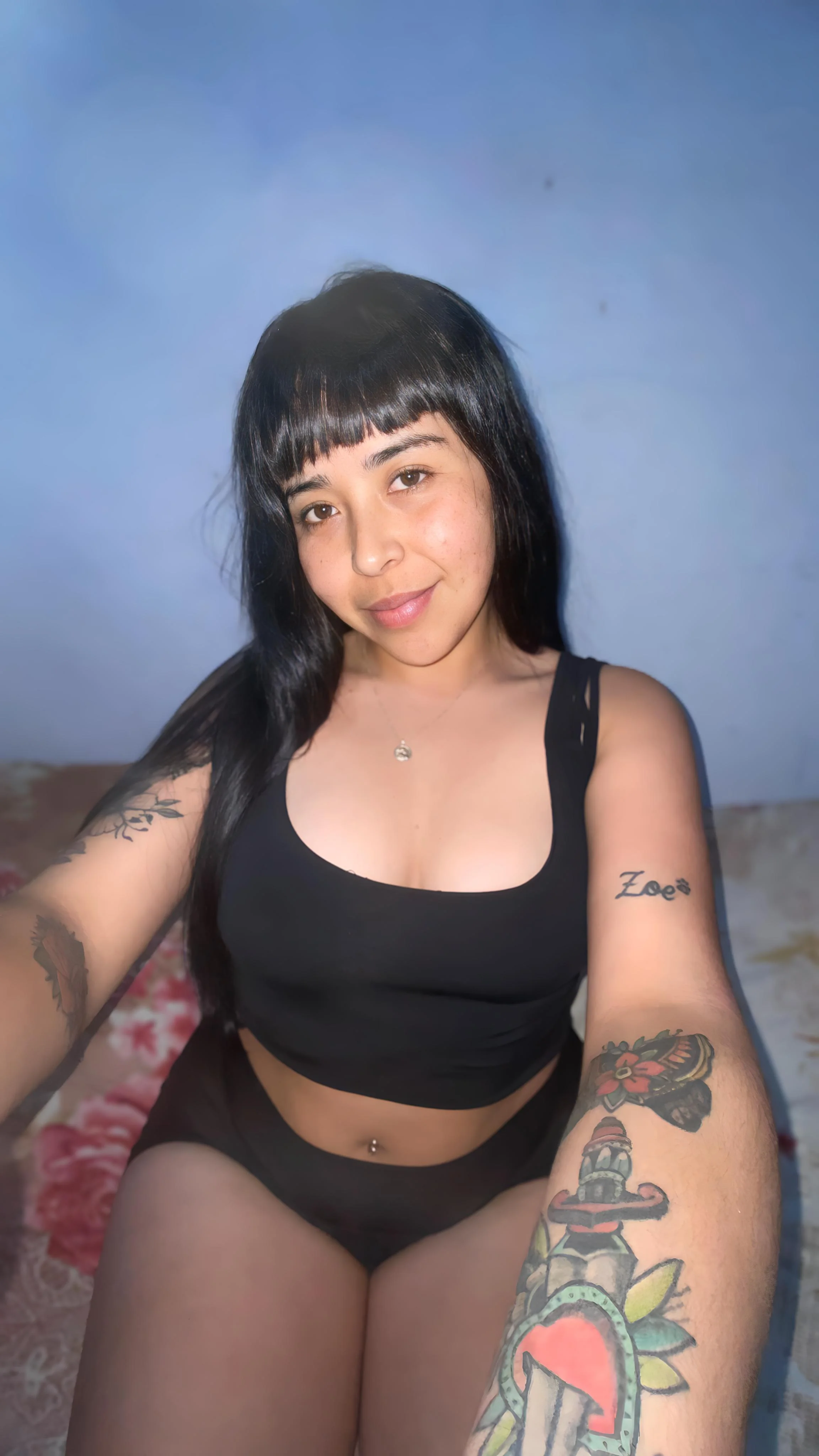 Do you think I'm hot in this summer look? F19 picture 1 of 1