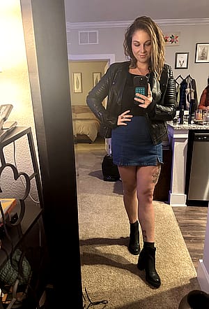 F33 Would you say I’m hot?'