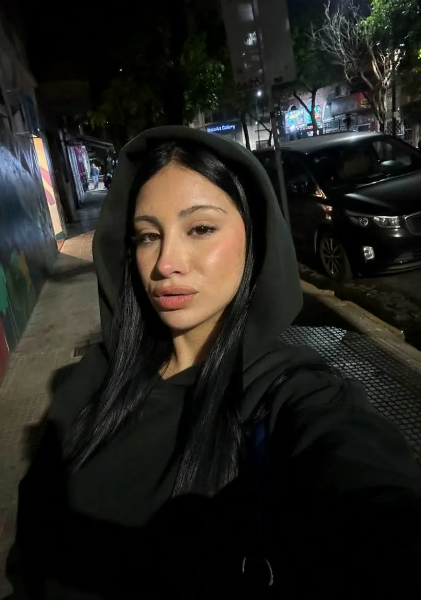 How do i look? picture 1 of 1