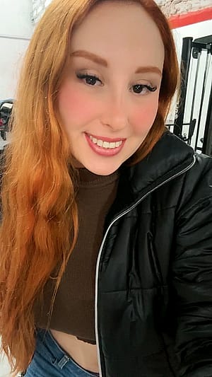I wonder if I look pretty, what do you think?'