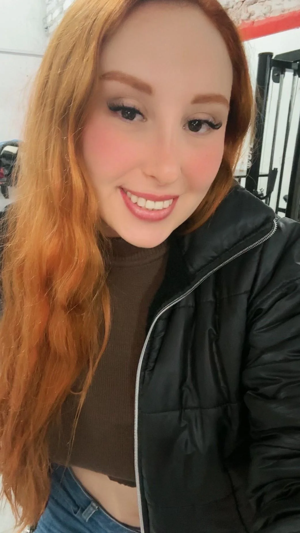 I wonder if I look pretty, what do you think? picture 1 of 1