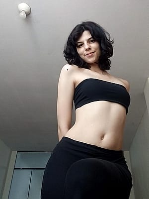 Flexing my sexy body'
