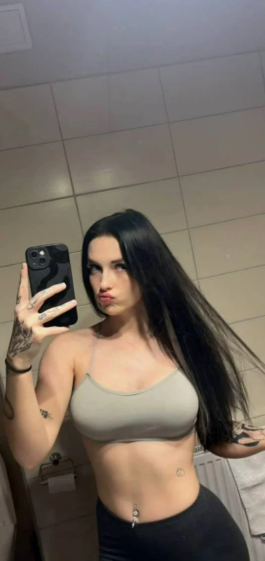 i never really know if my natural body looks sexy picture 1 of 1