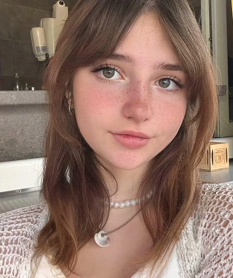 not sure if my face looks cute rn picture 1 of 1
