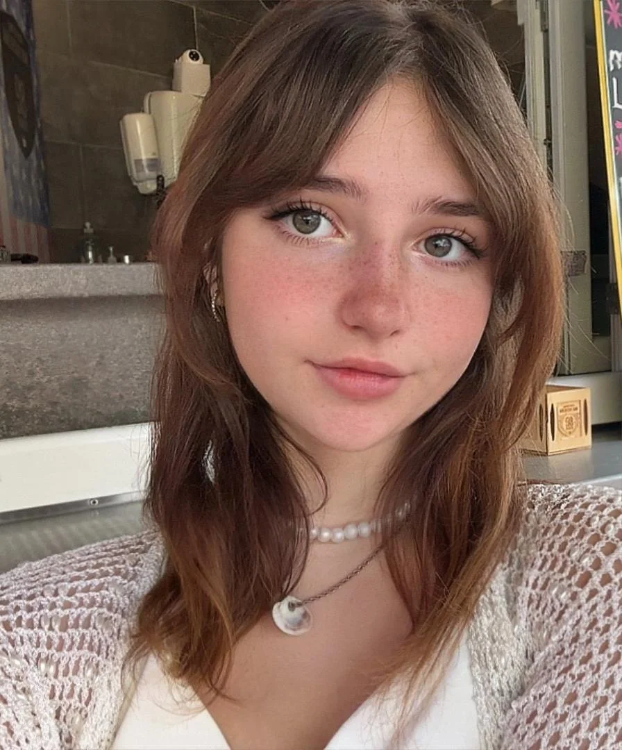 trying to see what others see but it’s hard picture 1 of 1