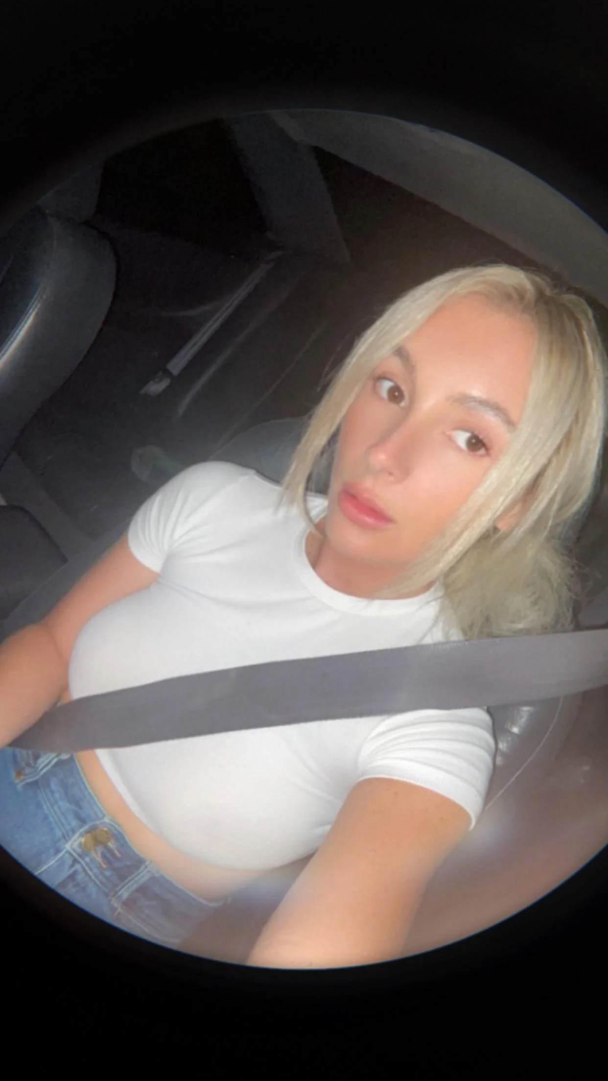 Do i look hot? Be honest picture 1 of 1
