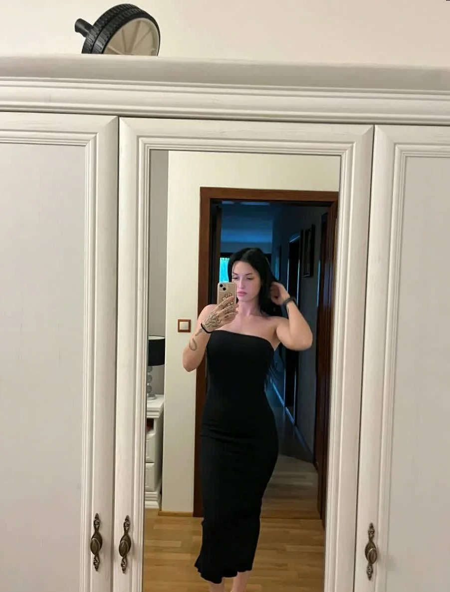 Whether hot or not, it's just me being myself f19 picture 1 of 1