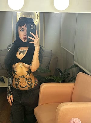 trying to look sexy in my new top'