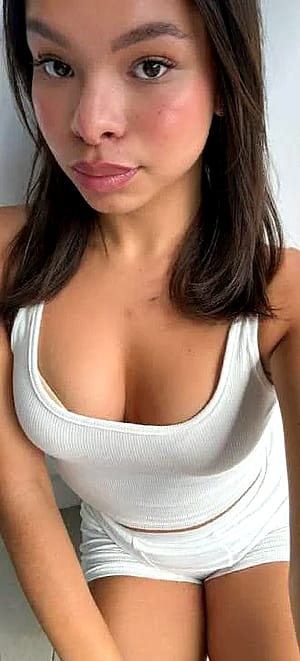 I wonder if I look pretty, what do you think?'