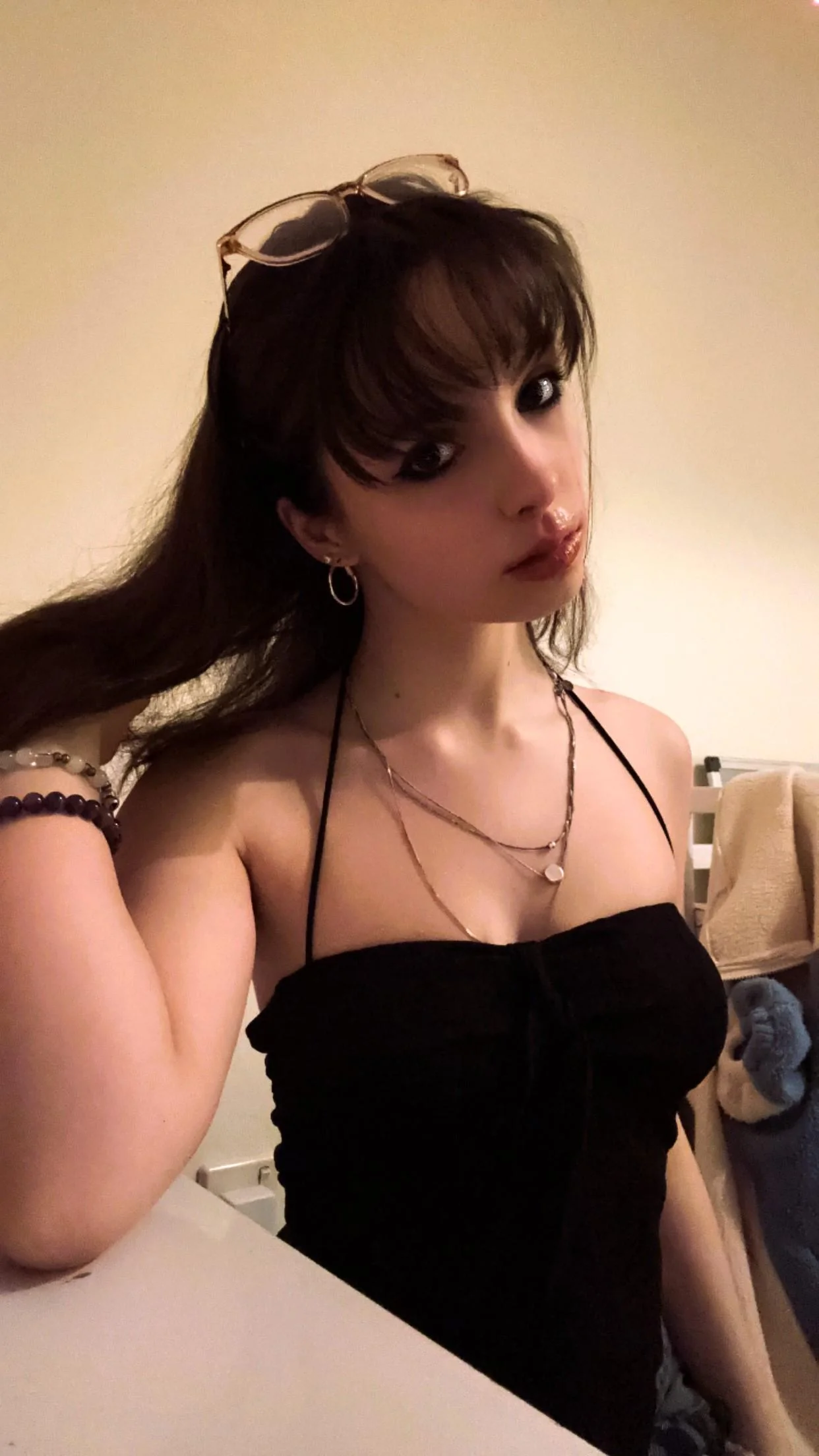 your roommate is getting hot picture 1 of 1