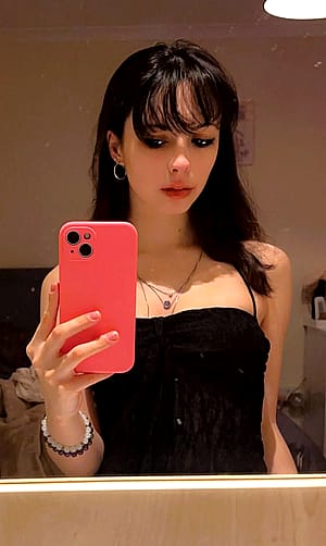 feeling classy on this black top'