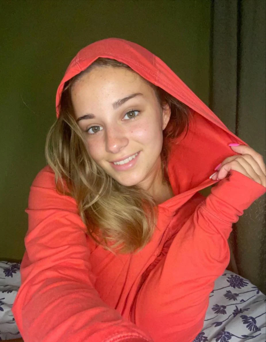 I guess red suits me picture 1 of 1
