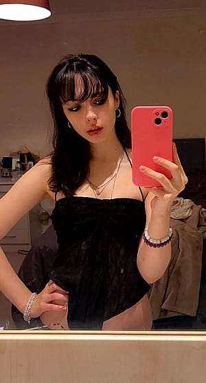 Am I hot in black? F19'