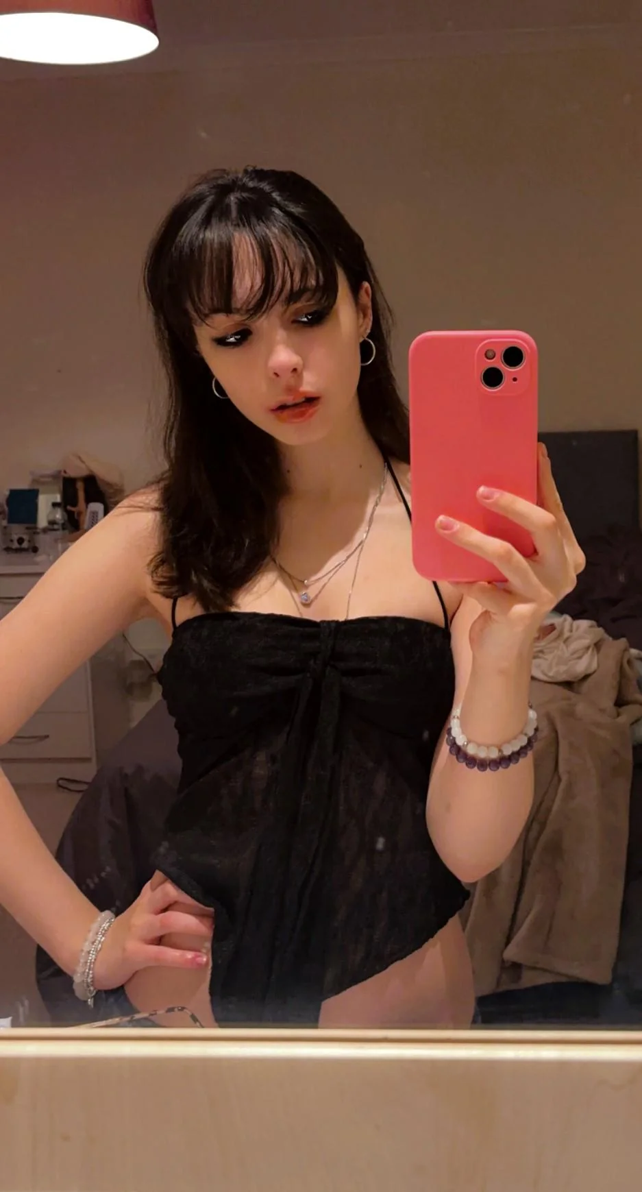 Am I hot in black? F19 picture 1 of 1