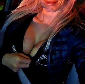 Would you think I’m pretty, I would love to know'