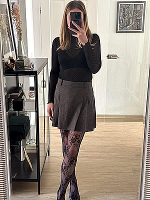 Am I hot? Be honest guys :)'