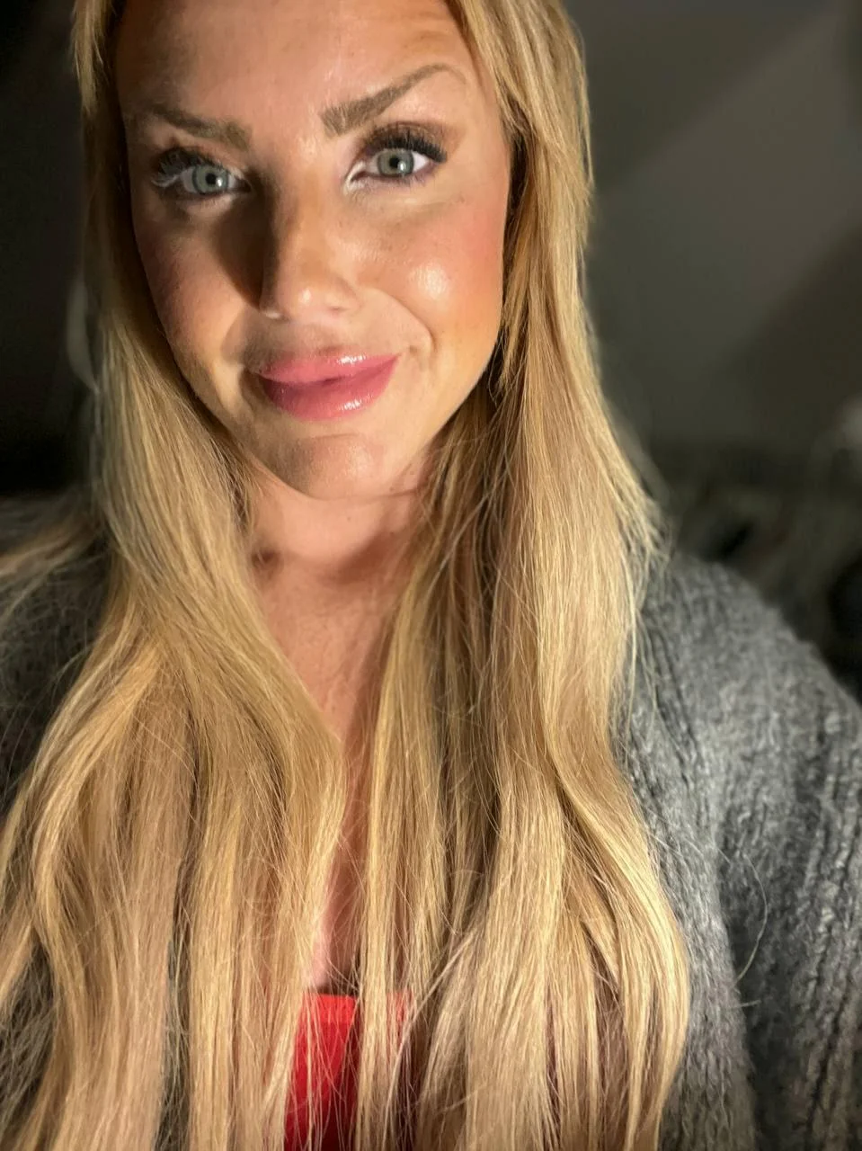 I think I look good in this photo. picture 1 of 1