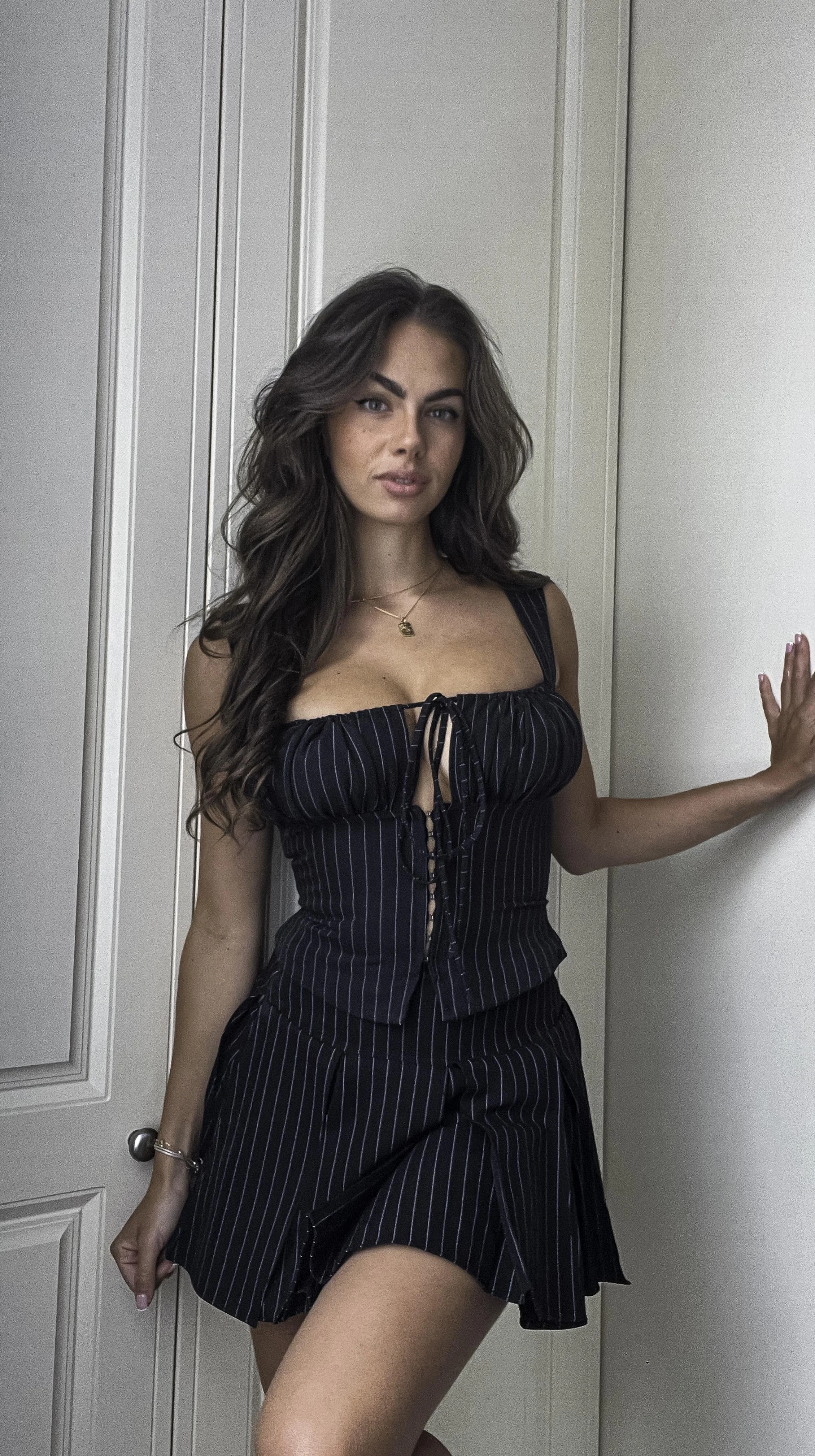 Do you think I'm sexy looking? picture 1 of 1