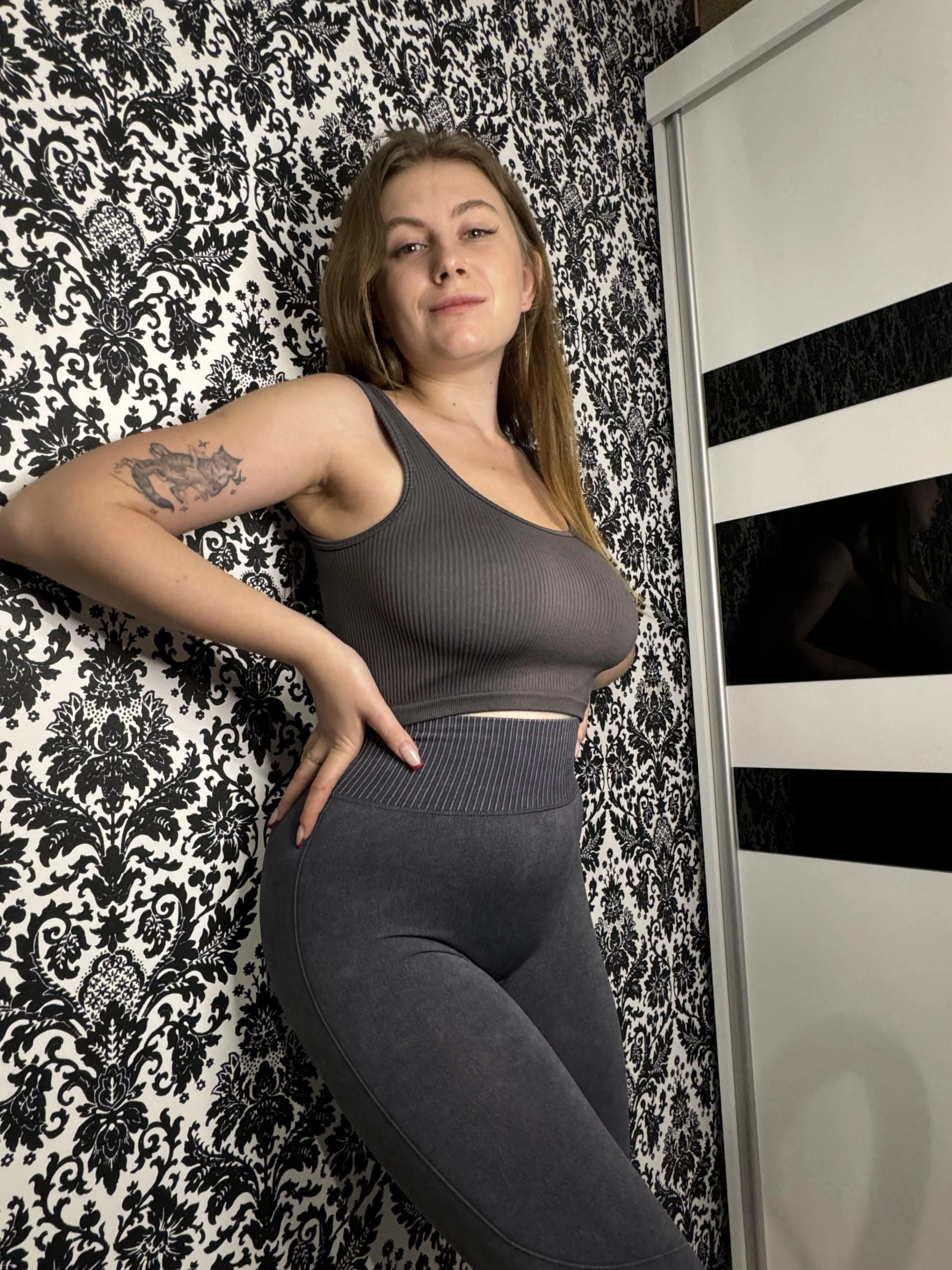 I get so horny in these leggings picture 1 of 1