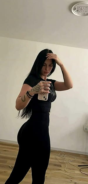 A smile is the best accessory and booty, of course'