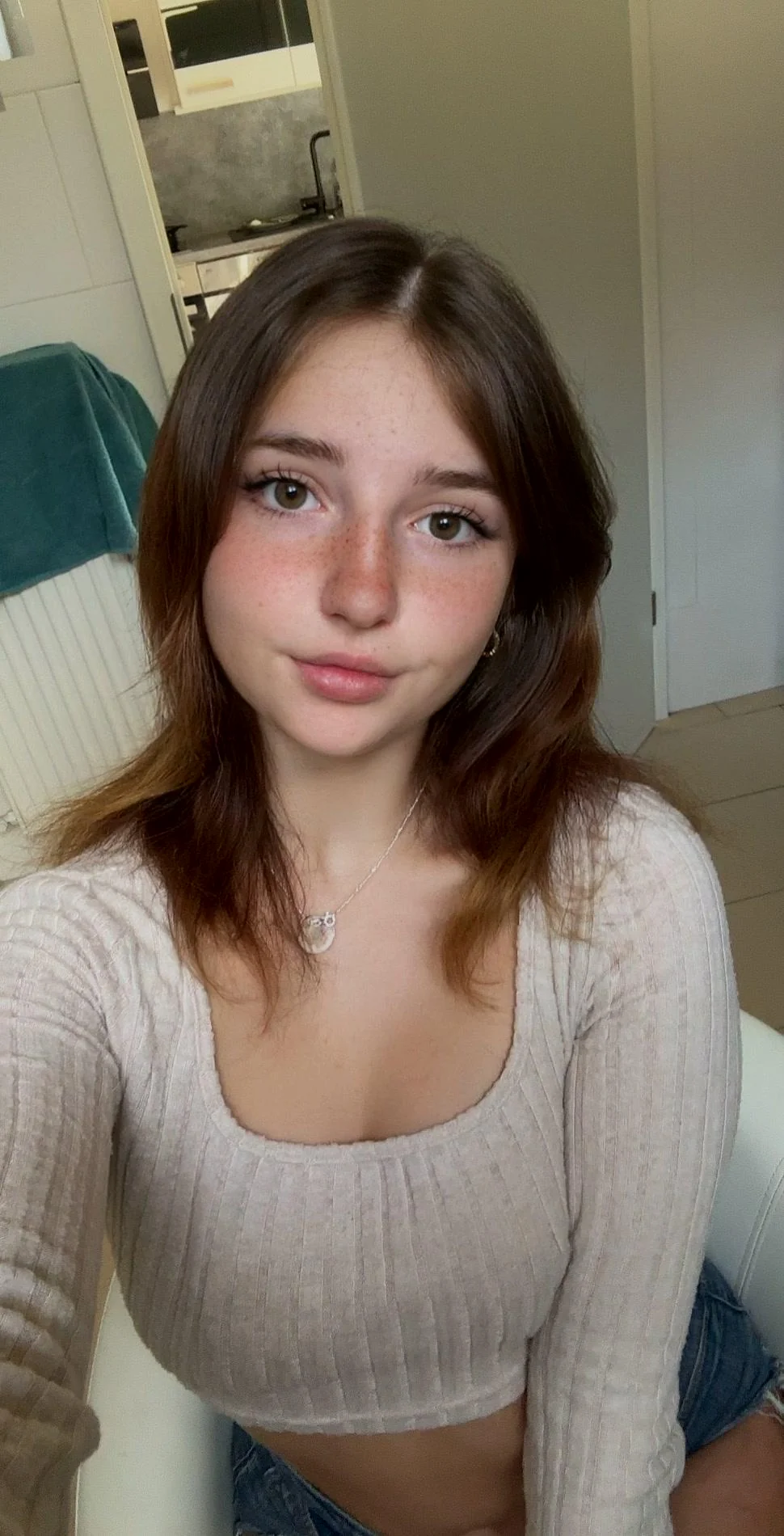 wondering if my face even fits the vibe of a beautiful girl picture 1 of 1