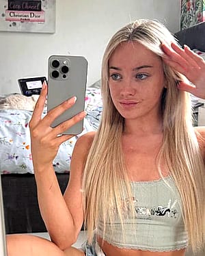How hot do you think I am? F19'