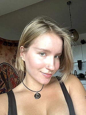 I wonder if you like my look'