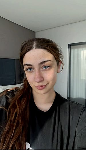 am i hot without makeup?'