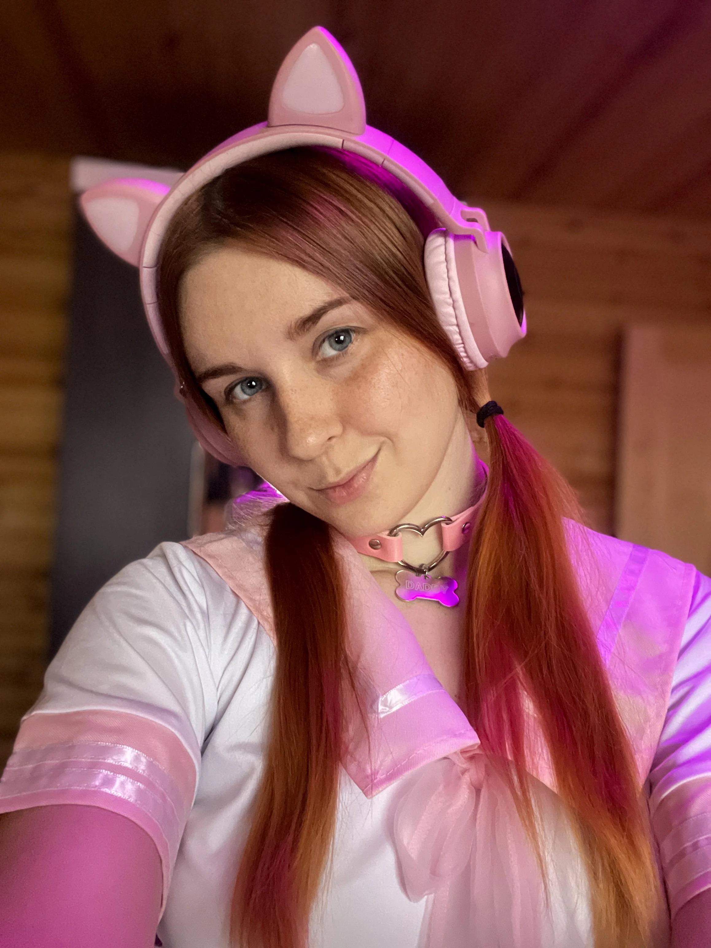 Hey nerds, smiling selfie picture 1 of 1