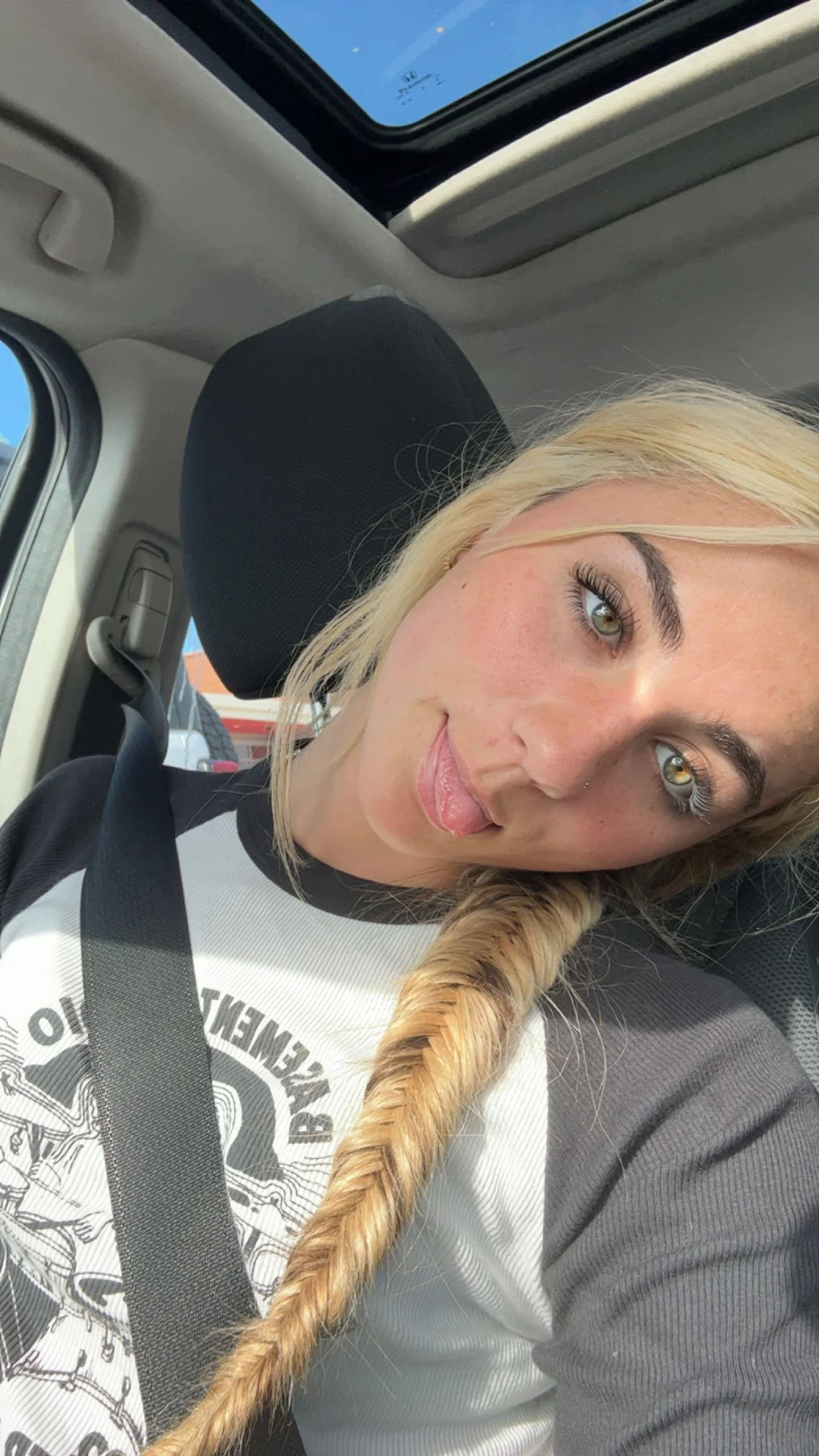 loving this braids, do you think i look hot? f19 picture 1 of 1