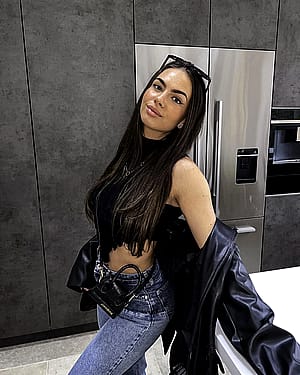 Serving heat with a touch of class, how do I look? 😘✨'