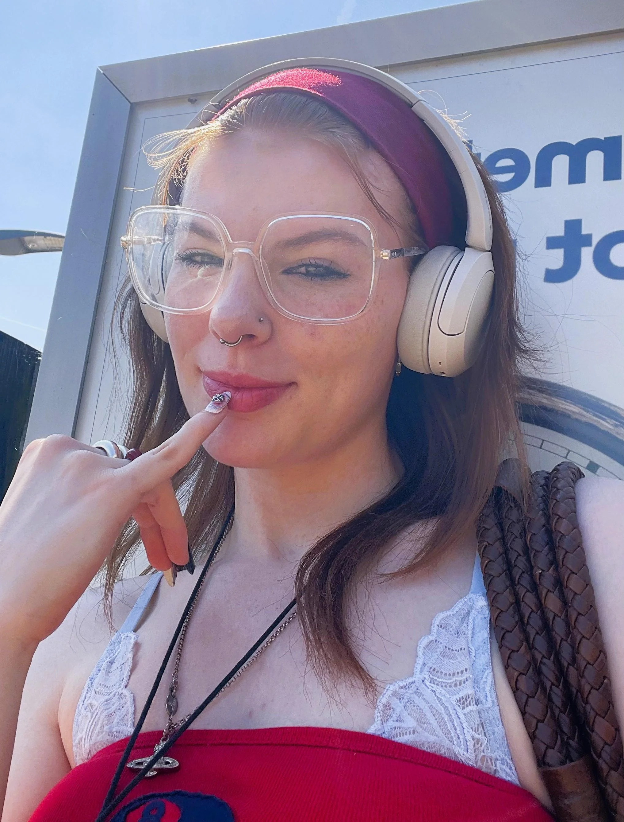 looking sexy but classy picture 1 of 1