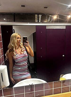 Do you like what you see? I know I do'