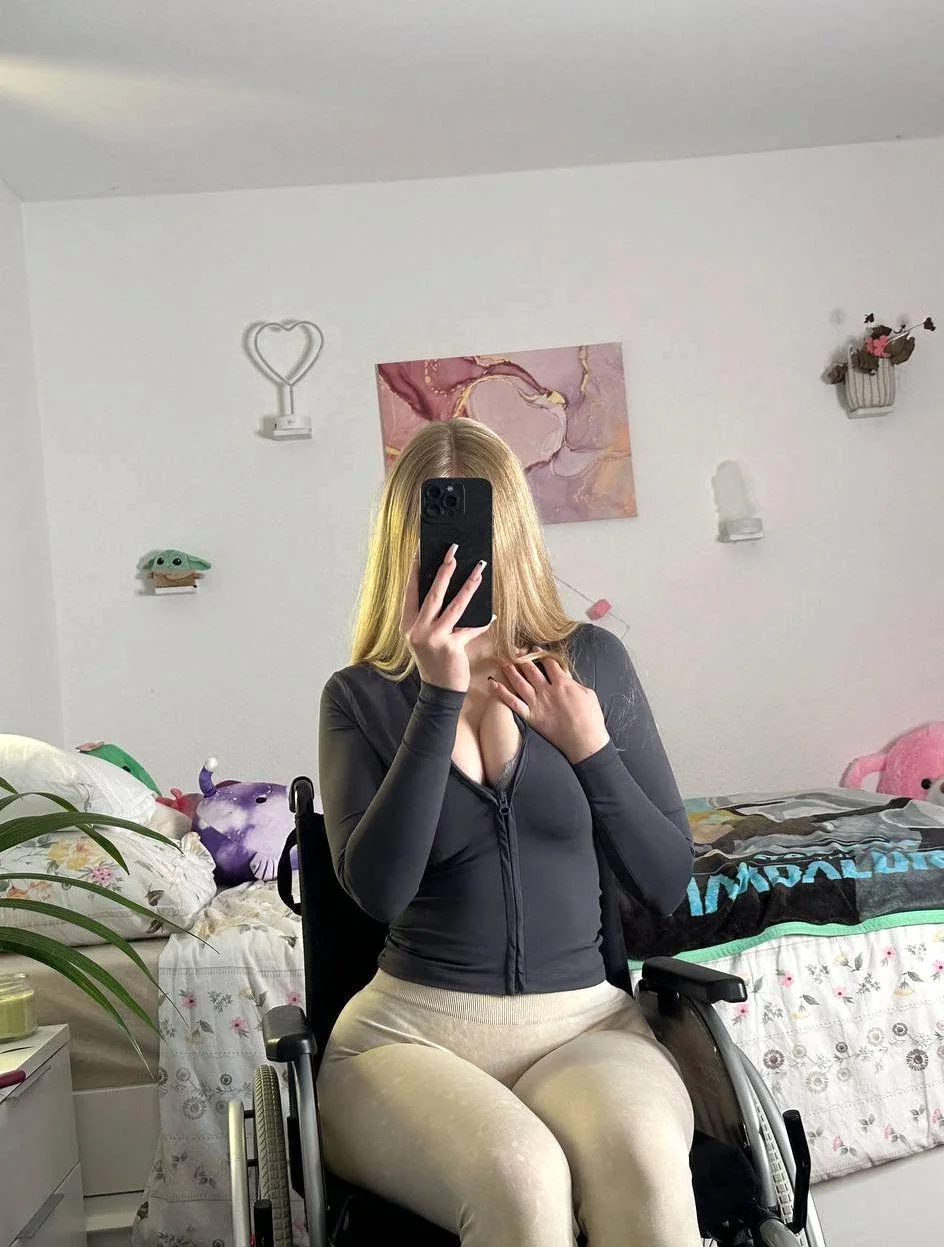 Can you still see the beauty in me? picture 1 of 1