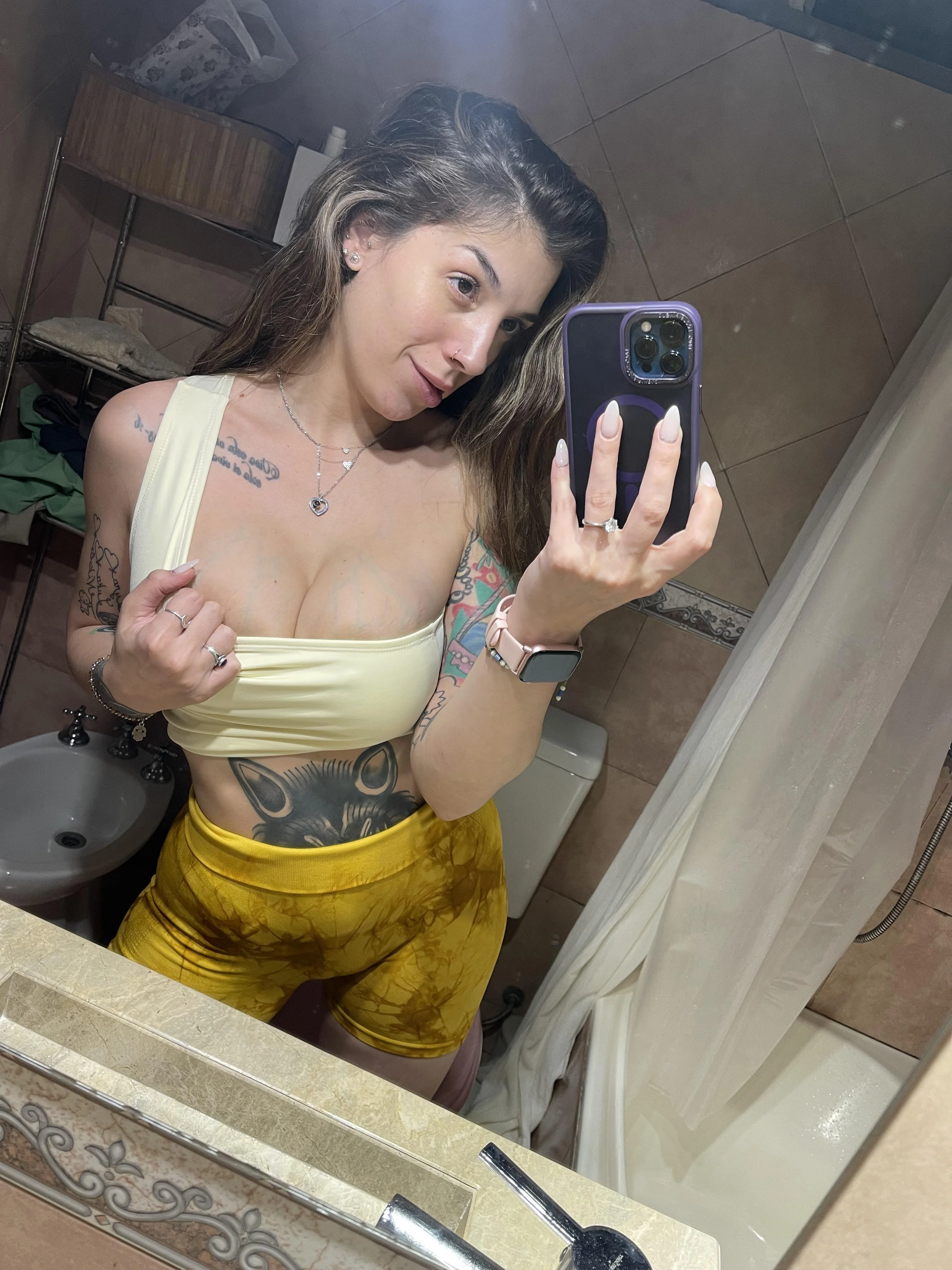 Ever saw a Latina mom in her 30s still looking like this picture 1 of 1